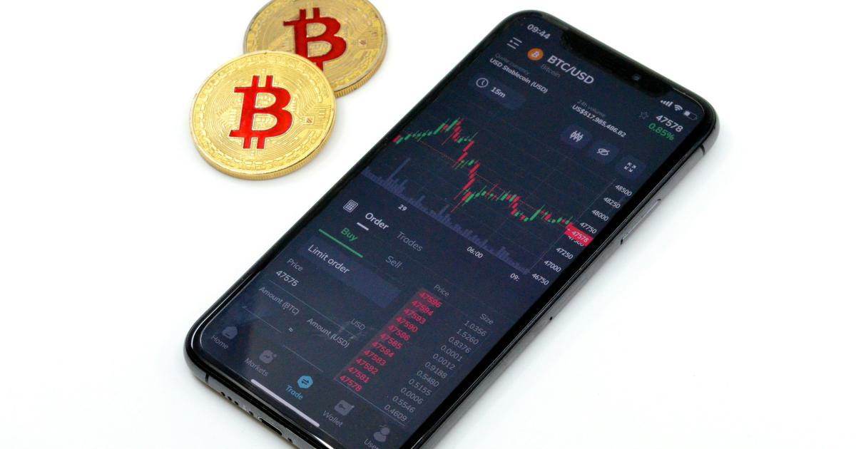 Trading Signal Providers vs. DIY Analysis: Which Is More Reliable?